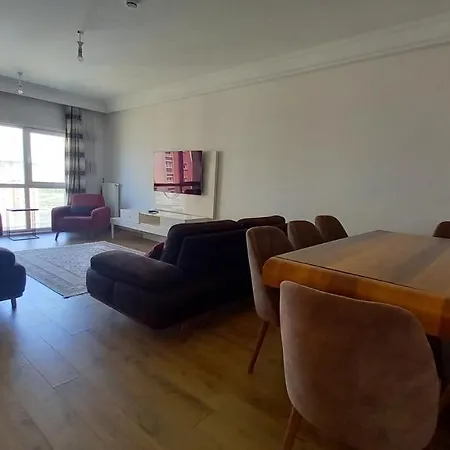 Lovely 2-Bedroom Condo With Pool Basaksehir
